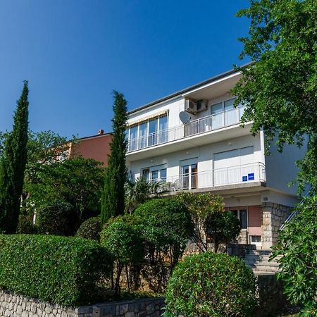 Mica Lägenhet Crikvenica Exteriör bild